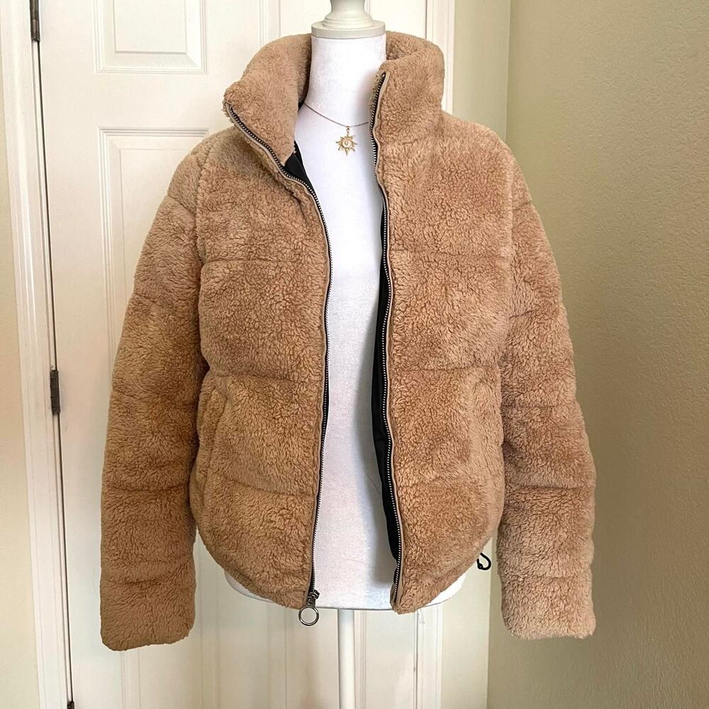 Hollister tan teddy bear style puffer jacket - size Small